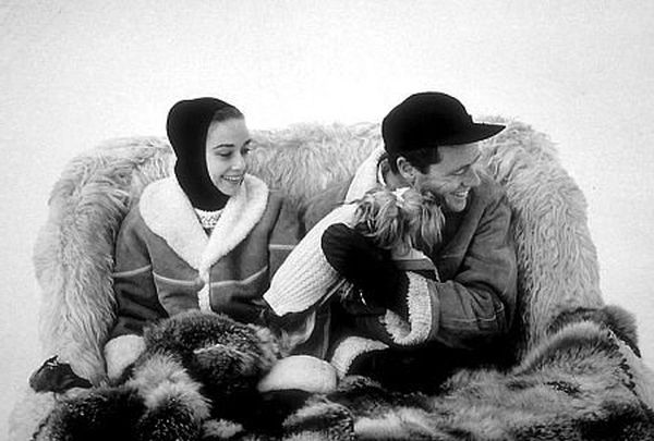 33-1118 Audrey Hepburn on location for "Nun's Story"