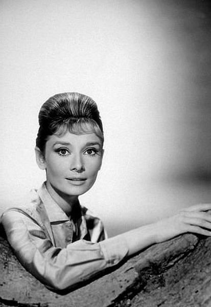 33-204 Audrey Hepburn in "Breakfast at Tiffany's" 1961 Paramount