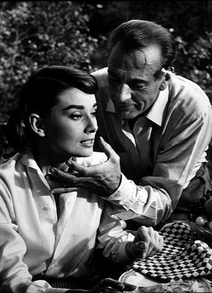 33-2343 Audrey Hepburn on the set of "Green Mansions"
