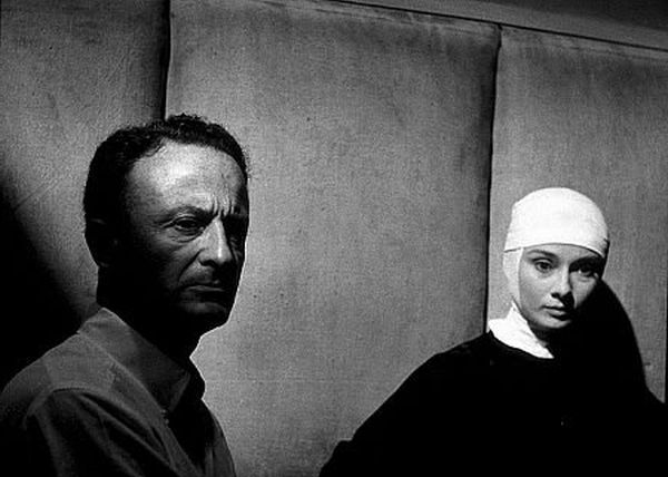 3623-105 "Nun's Story, The" Audrey Hepburn on the set
