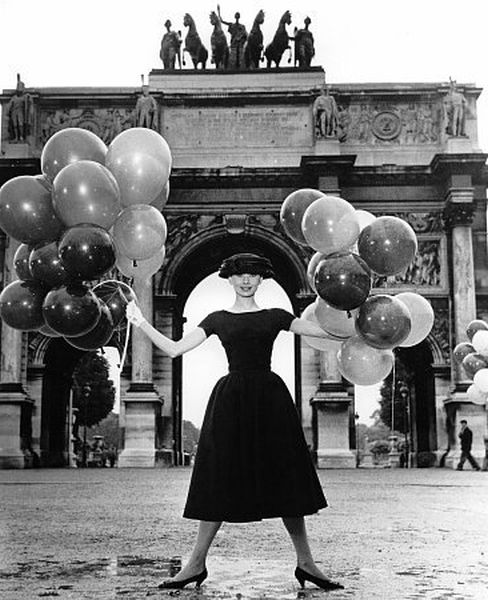 5734-56 "Paris When It Sizzles" Audrey Hepburn 1963 Paramount