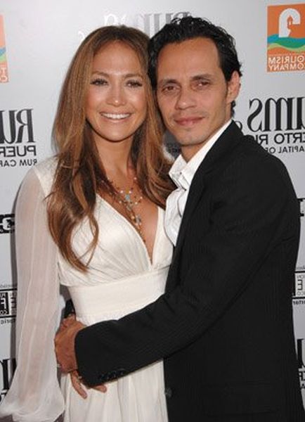 Jennifer Lopez and Marc Anthony at event of El cantante