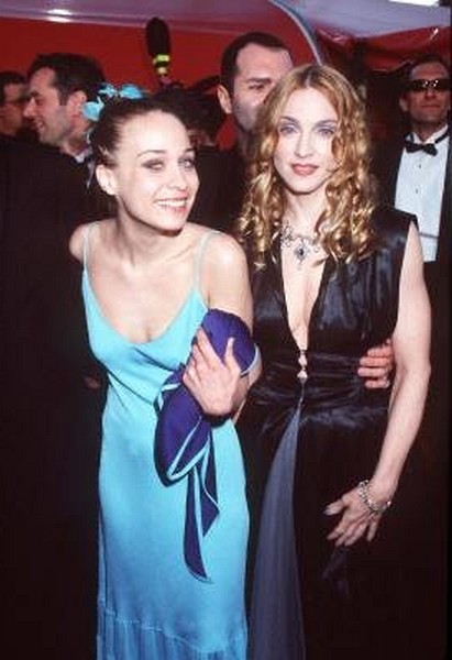 Madonna and Fiona Apple at event of The 70th Annual Academy Awards