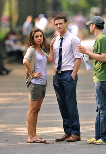 Mila Kunis and Justin Timberlake at event of Friends with Benefits