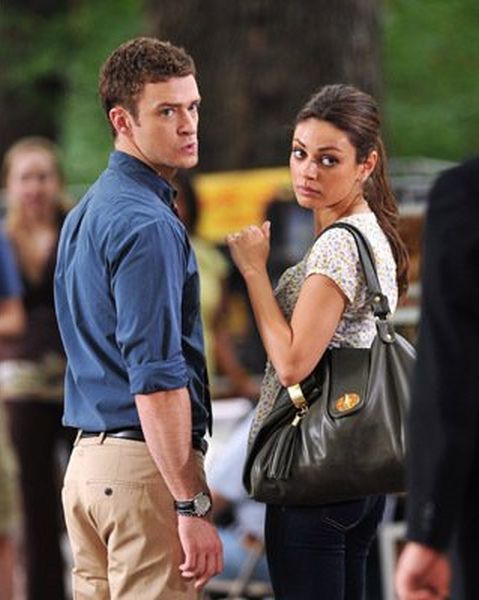 Mila Kunis and Justin Timberlake at event of Friends with Benefits