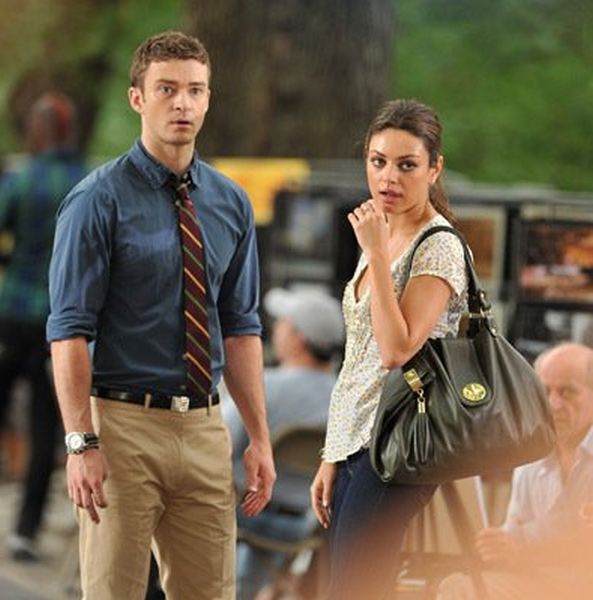 Mila Kunis and Justin Timberlake at event of Friends with Benefits