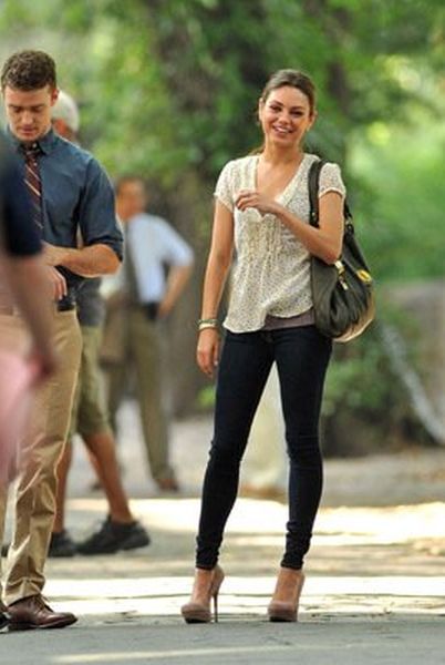 Mila Kunis at event of Friends with Benefits