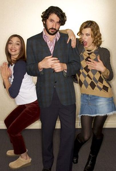 Milla Jovovich, Illeana Douglas and Greg Pritikin at event of Dummy