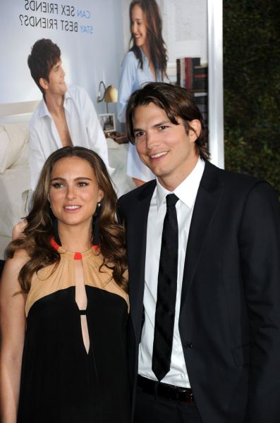 Natalie Portman and Ashton Kutcher at event of No Strings Attached