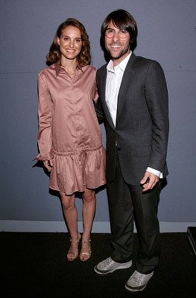 Natalie Portman and Jason Schwartzman at event of Hotel Chevalier