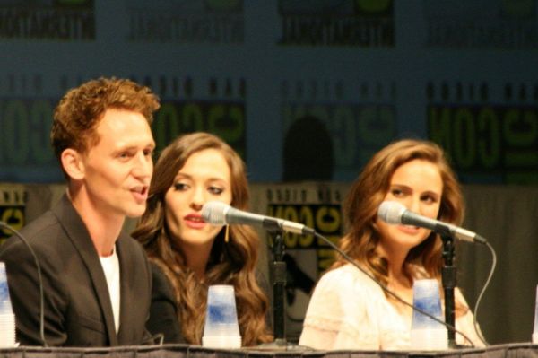 Natalie Portman, Kat Dennings and Tom Hiddleston at event of Thor
