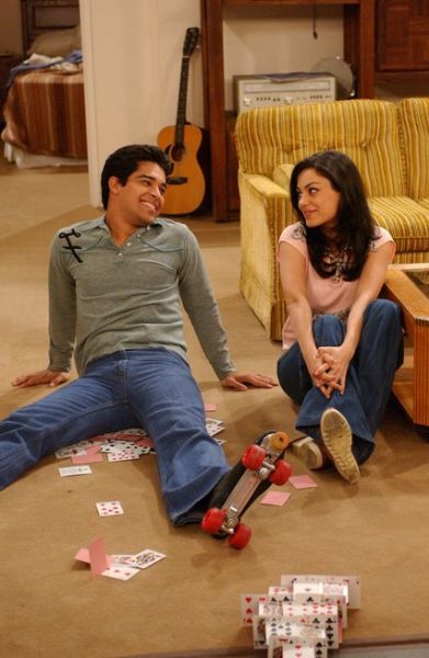 Still of Mila Kunis and Wilmer Valderrama in That '70s Show