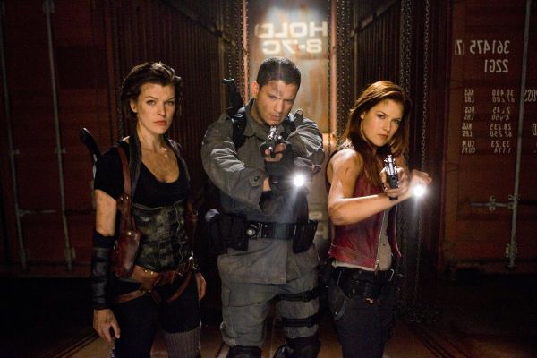Still of Milla Jovovich, Ali Larter and Wentworth Miller in Resident Evil: Afterlife