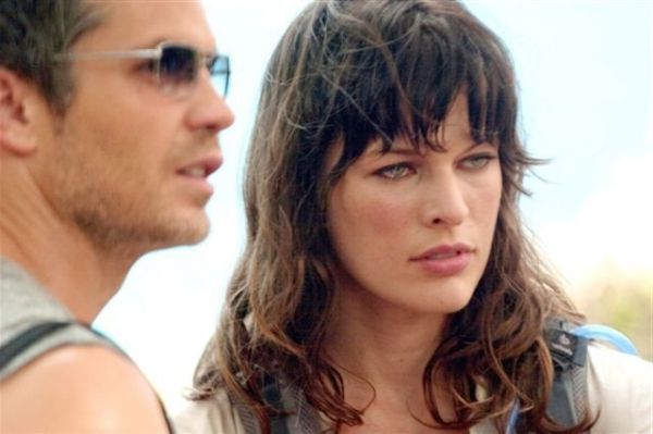 Still of Milla Jovovich and Timothy Olyphant in A Perfect Getaway