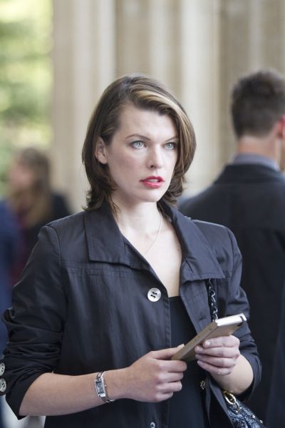 Still of Milla Jovovich in Faces in the Crowd