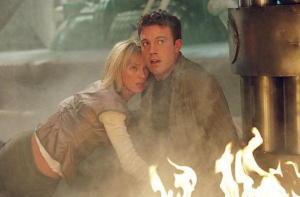 Still of Uma Thurman and Ben Affleck in Paycheck