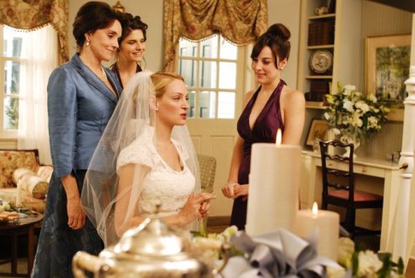 Still of Uma Thurman and Lindsay Sloane in The Accidental Husband