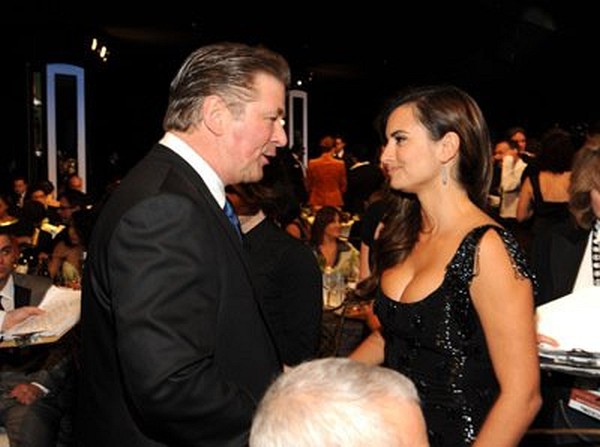 Alec Baldwin and Penélope Cruz