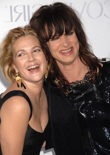Drew Barrymore and Juliette Lewis at event of Whip It