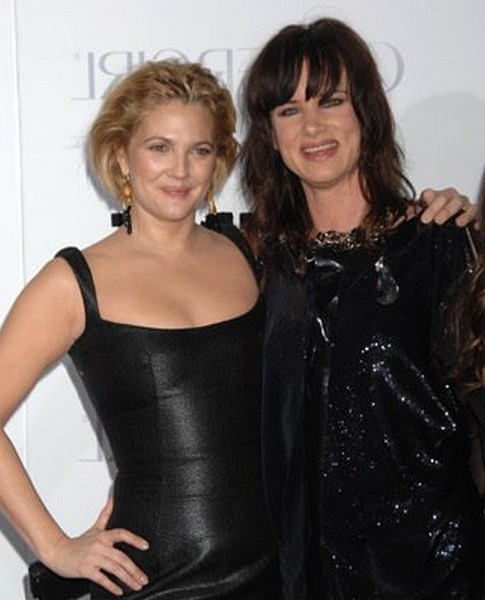 Drew Barrymore and Juliette Lewis at event of Whip It