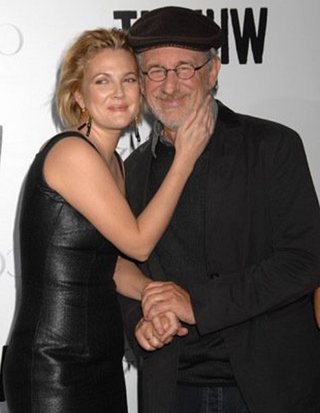 Drew Barrymore and Steven Spielberg at event of Whip It