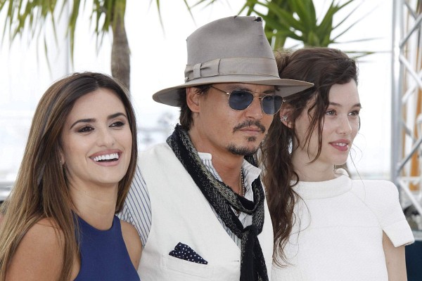 Johnny Depp, Penélope Cruz and Astrid Bergès-Frisbey at event of Pirates of the Caribbean: On Stranger Tides