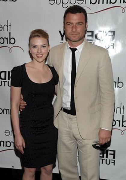 Liev Schreiber and Scarlett Johansson