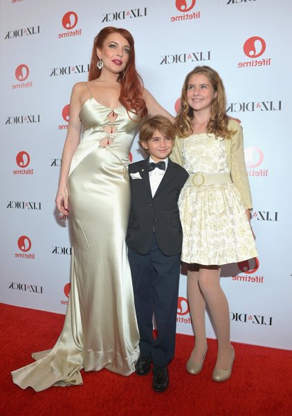 Lindsay Lohan, Taylor Ann Thompson and Trevor Thompson at event of Liz & Dick