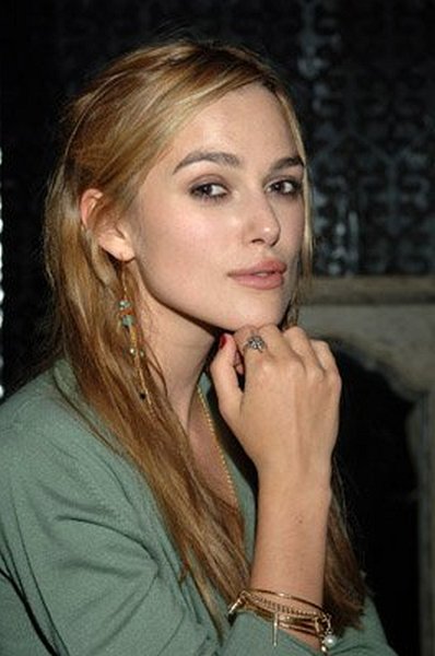 Mena Suvari and Keira Knightley at event of Domino