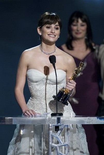 PenÃlope Cruz accepts the OscarÃÂ¨ for Actress in a Supporting Role for her role in "Vicky Cristina Barcelona" (The Weinstein Company) during the live ABC Telecast of the 81st Annual Academy AwardsÃÂ¨ from the Kodak Theatre in Hollywood, CA Sunday, February 22, 2009.