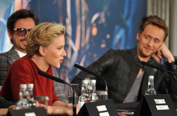 Robert Downey Jr., Scarlett Johansson and Tom Hiddleston at event of The Avengers