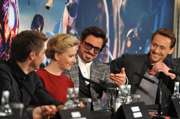 Robert Downey Jr., Scarlett Johansson, Jeremy Renner and Tom Hiddleston at event of The Avengers