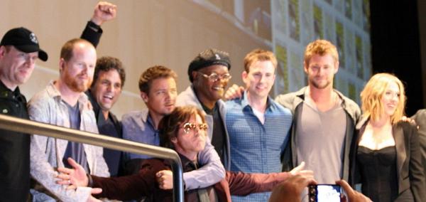 Photo: Samuel L. Jackson, Robert Downey Jr., Chris Evans, Scarlett Johansson, Jeremy Renner, Mark Ruffalo, Joss Whedon and Chris Hemsworth at event of The Avengers Photo: Samuel L. Jackson, Robert Downey Jr., Chris Evans, Scarlett Johansson, Jeremy Renner, Mark Ruffalo, Joss Whedon and Chris Hemsworth at event of The Avengers