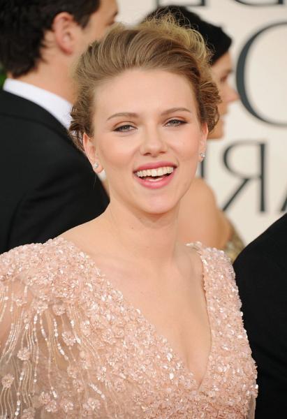 Scarlett Johansson Naked in pool and lingerie sex scene! HOT!!Video by Fotsa