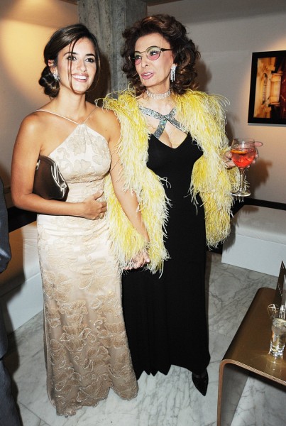 Sophia Loren and Penélope Cruz at event of Nine