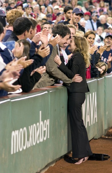 Still of Drew Barrymore and Jimmy Fallon in Fever Pitch