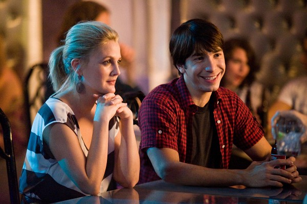 Still of Drew Barrymore and Justin Long in Going the Distance