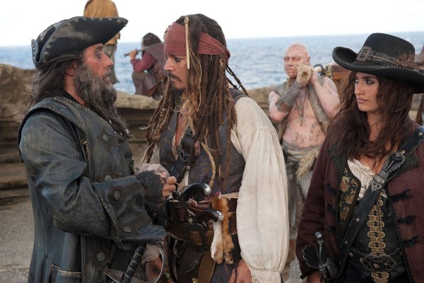 Still of Johnny Depp, Penélope Cruz and Ian McShane in Pirates of the Caribbean: On Stranger Tides