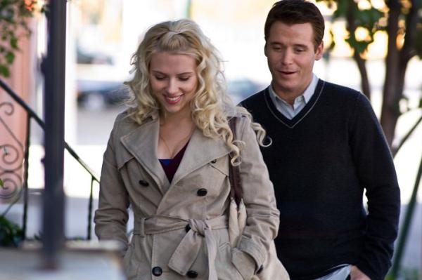 Still of Kevin Connolly and Scarlett Johansson in He's Just Not That Into You