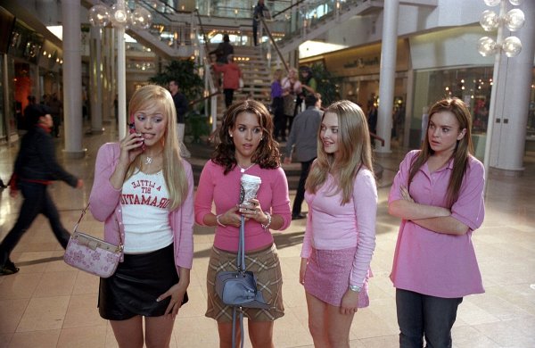 Still of Lacey Chabert, Lindsay Lohan, Rachel McAdams and Amanda Seyfried in Mean Girls