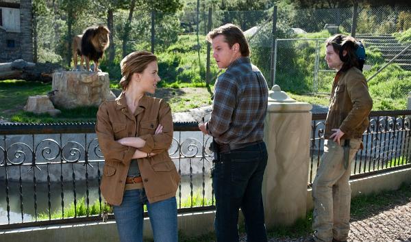 Still of Matt Damon, Patrick Fugit and Scarlett Johansson in We Bought a Zoo
