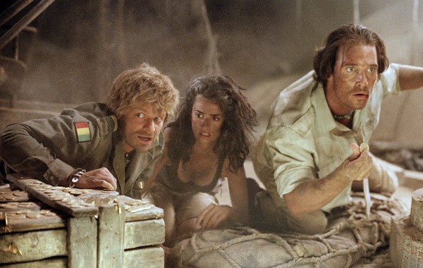 Still of Matthew McConaughey, Steve Zahn and Penélope Cruz in Sahara