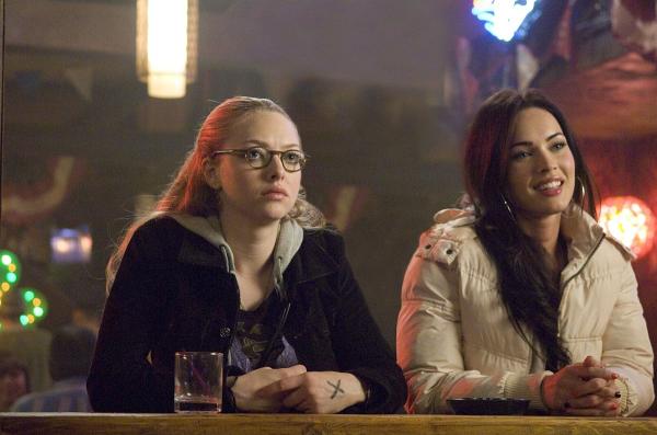 Still of Megan Fox and Amanda Seyfried in Jennifer's Body
