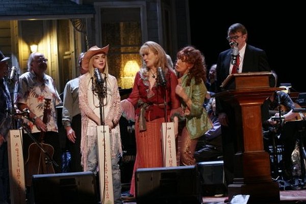 Still of Meryl Streep, Lily Tomlin, Garrison Keillor and Lindsay Lohan in A Prairie Home Companion
