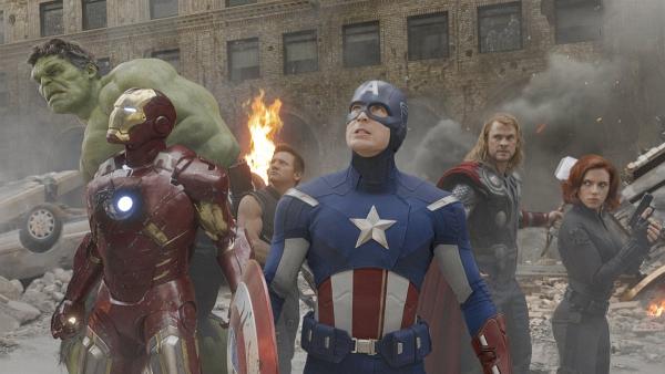 Still of Robert Downey Jr., Chris Evans, Scarlett Johansson, Jeremy Renner, Mark Ruffalo and Chris Hemsworth in The Avengers