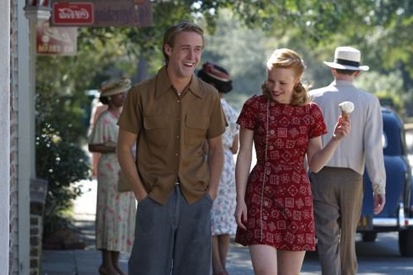 Still of Ryan Gosling and Rachel McAdams in The Notebook