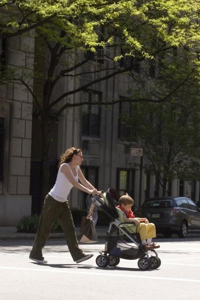 Still of Scarlett Johansson and Nicholas Art in The Nanny Diaries