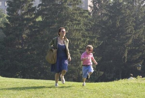 Still of Scarlett Johansson and Nicholas Art in The Nanny Diaries