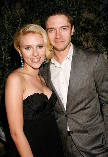 Topher Grace and Scarlett Johansson