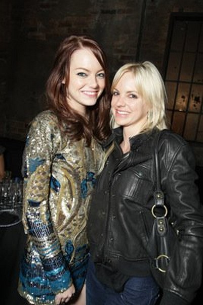 Anna Faris and Emma Stone at event of Easy A